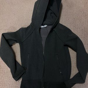 Lulu Lemon hooded sweatshirt!! Size 6.. like new condition!